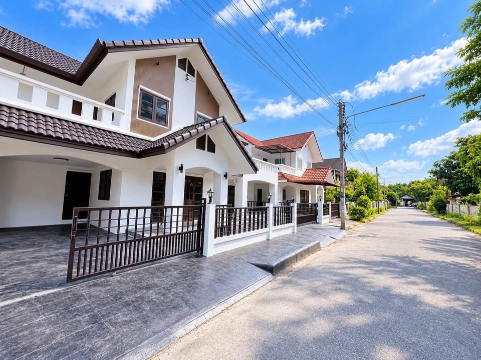 รูป 🏡🔥 บ้านใหญ่ 254 ตร.ม. ราคาไม่ถึง 3 ล้าน! 📍 หมู่บ้านขวัญเวียง หางดง เชียงใหม่ 📞063-664-9056 เมย์ - รูปที่ 3/5