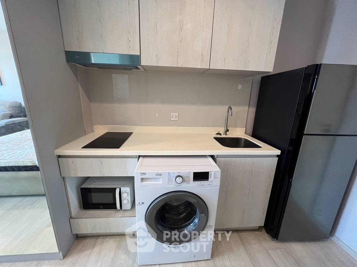 picture Studio Condo at Life One Wireless near BTS Phloen Chit (ID 3452687) - 11/20