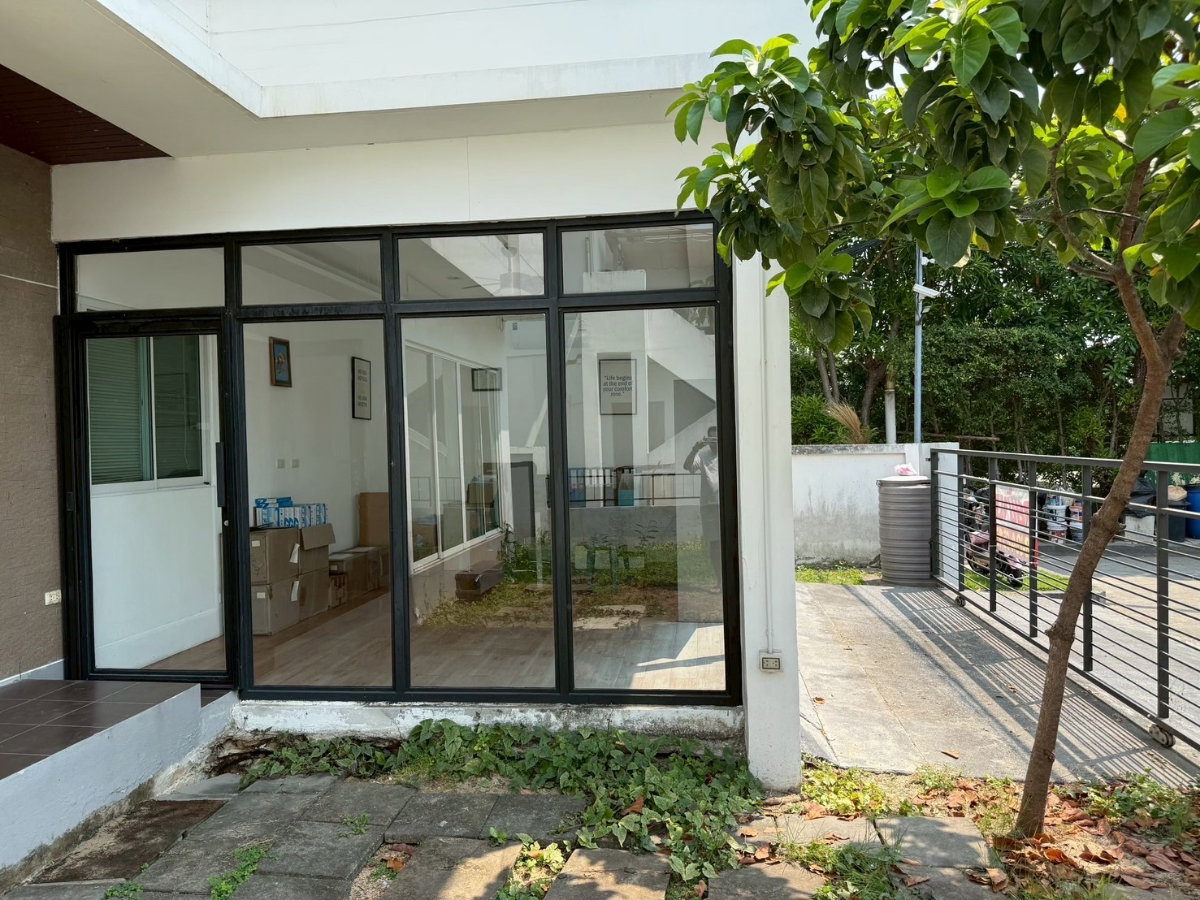 รูป ให้เช่า บ้านเดี่ยว Nirvana Beyond Lite กรุงเทพกรีฑา 32 | แบบ MONO | 230 ตร.ม. | 3 ห้องนอน + ห้องอเนกประสงค์ | เฟอร์ครบ - รูปที่ 3/36