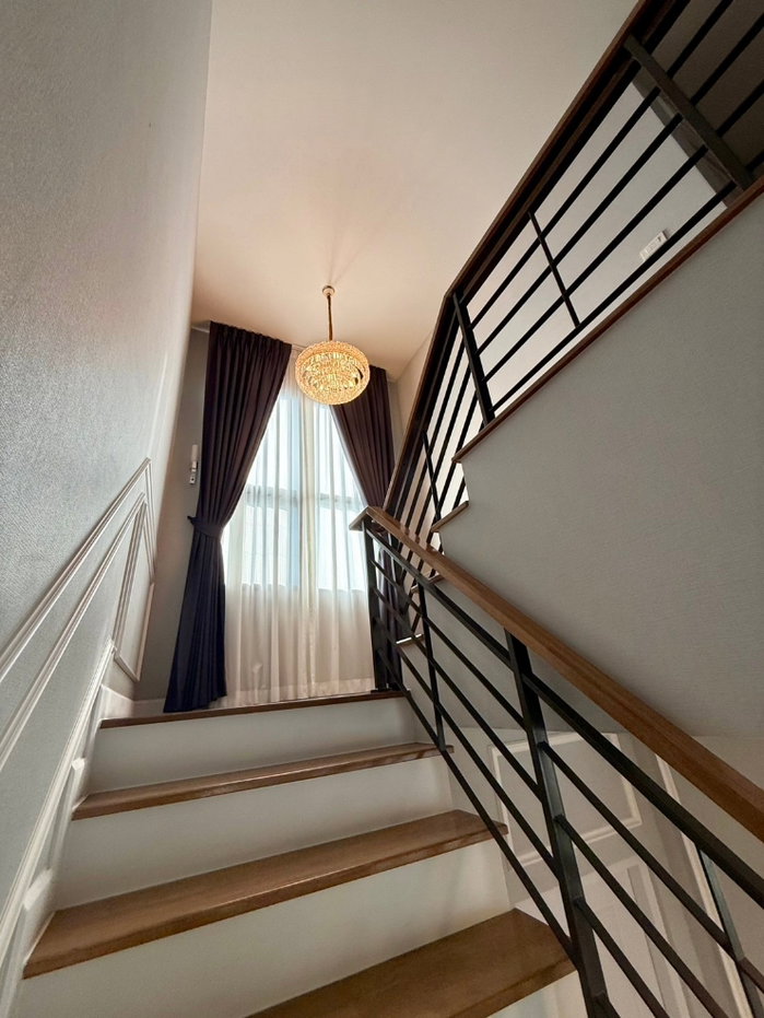รูป 🏡 𝗖𝗘𝗡𝗧𝗥𝗢 𝗩𝗜𝗕𝗛𝗔𝗩𝗔𝗗𝗜 ✨ | บ้านเดี่ยวหรู 2 ชั้น | พื้นที่ใช้สอยกว่า 𝟮𝟳𝟰 ตร.ม. | 𝟰 ห้องนอน 𝟱 ห้องน้ำ | พร้อมเข้าอยู่ 🔑 - รูปที่ 12/42