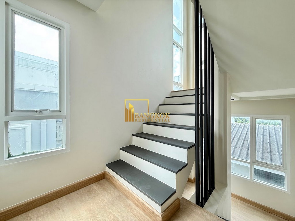 รูป Stylish 3 Bedroom House For Rent in Popular Ekkamai Area - BR8348SH - รูปที่ 21/36