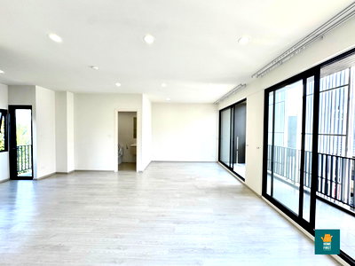 เช่าทาวน์โฮม ถนนราษฎร์บูรณะ : Rent Nue Hybe สุขสวัสดิ์ 22 ตร.วา 4 ชั้น 55,000 บาท