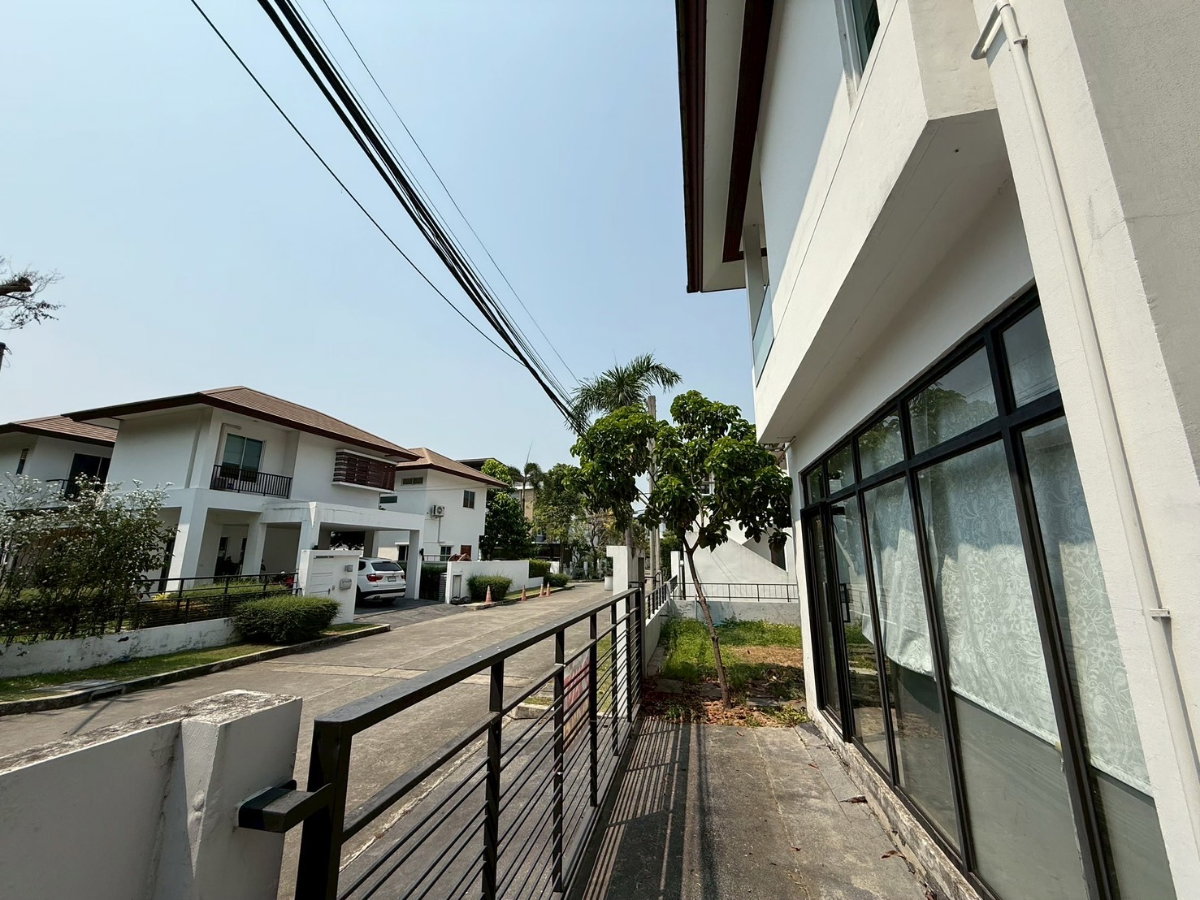 รูป ให้เช่า บ้านเดี่ยว Nirvana Beyond Lite กรุงเทพกรีฑา 32 | แบบ MONO | 230 ตร.ม. | 3 ห้องนอน + ห้องอเนกประสงค์ | เฟอร์ครบ - รูปที่ 2/36