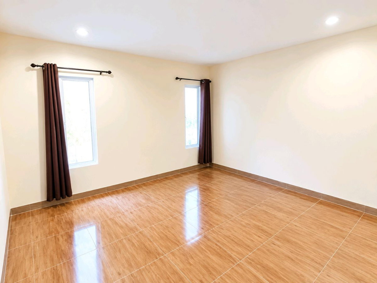 รูป 🏡✨ ให้เช่า บ้านเดี่ยว หมู่บ้านชานสมุทร | บรรยากาศเงียบสงบ เป็นส่วนตัว ติดถนนศรีนครินทร์ ใกล้ทางด่วนและแหล่งช้อปปิ้ง! - รูปที่ 4/16