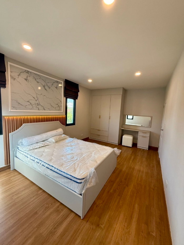 รูป 🏡 𝗖𝗘𝗡𝗧𝗥𝗢 𝗩𝗜𝗕𝗛𝗔𝗩𝗔𝗗𝗜 ✨ | บ้านเดี่ยวหรู 2 ชั้น | พื้นที่ใช้สอยกว่า 𝟮𝟳𝟰 ตร.ม. | 𝟰 ห้องนอน 𝟱 ห้องน้ำ | พร้อมเข้าอยู่ 🔑 - รูปที่ 30/42
