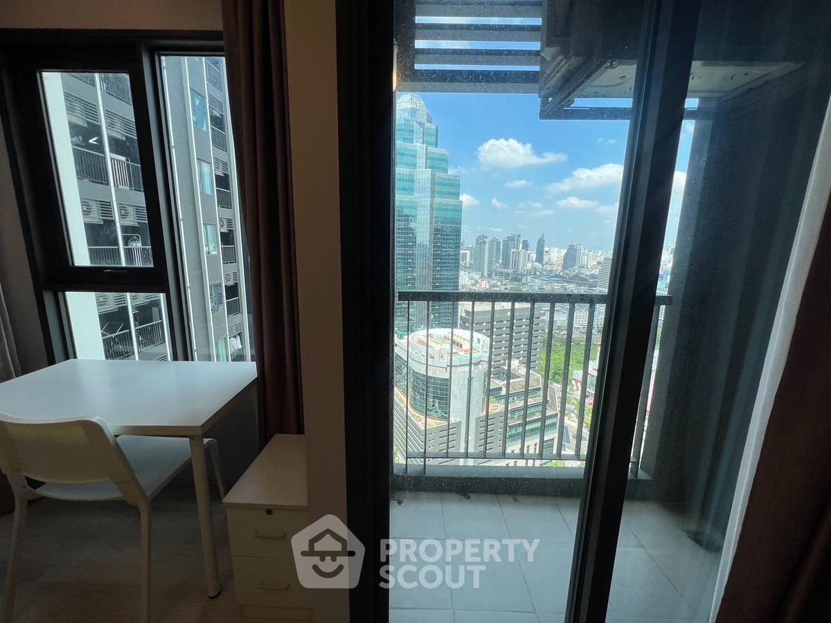 picture Studio Condo at Life One Wireless near BTS Phloen Chit (ID 3452687) - 18/20