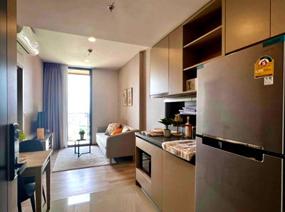 Condos for rent : Condo for rent at OKA Haus  1bedroom/1bathroom / Size 35 Sqm  41st Floor, Facing East. Bathtub unit. 