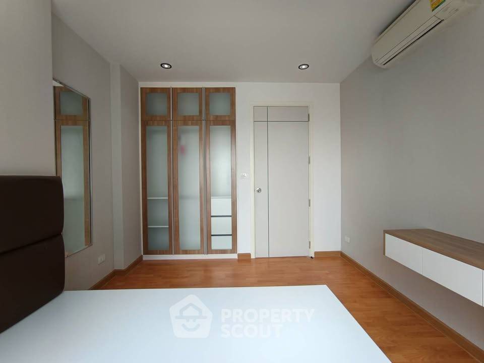 รูป ใกล้ MRT Bang Wa เพียง 200 ม. | 1-BR The President Sathorn-Ratchapruek 2 (ID 3455247) - รูปที่ 4/12