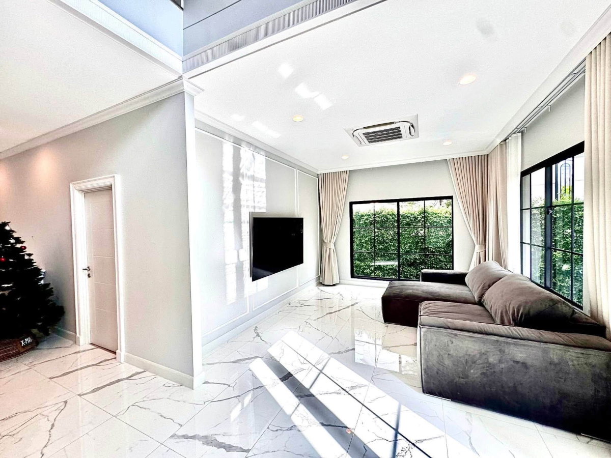 รูป 🏡✨ ให้เช่าบ้านเดี่ยวหรู เศรษฐสิริ บางนา–สุวรรณภูมิ | โครงการคุณภาพจากแสนสิริ พร้อม Solar Cell และ EV Charger เฟอร์นิเจอร์ครบ พร้อมเข้าอยู่ - รูปที่ 4/12