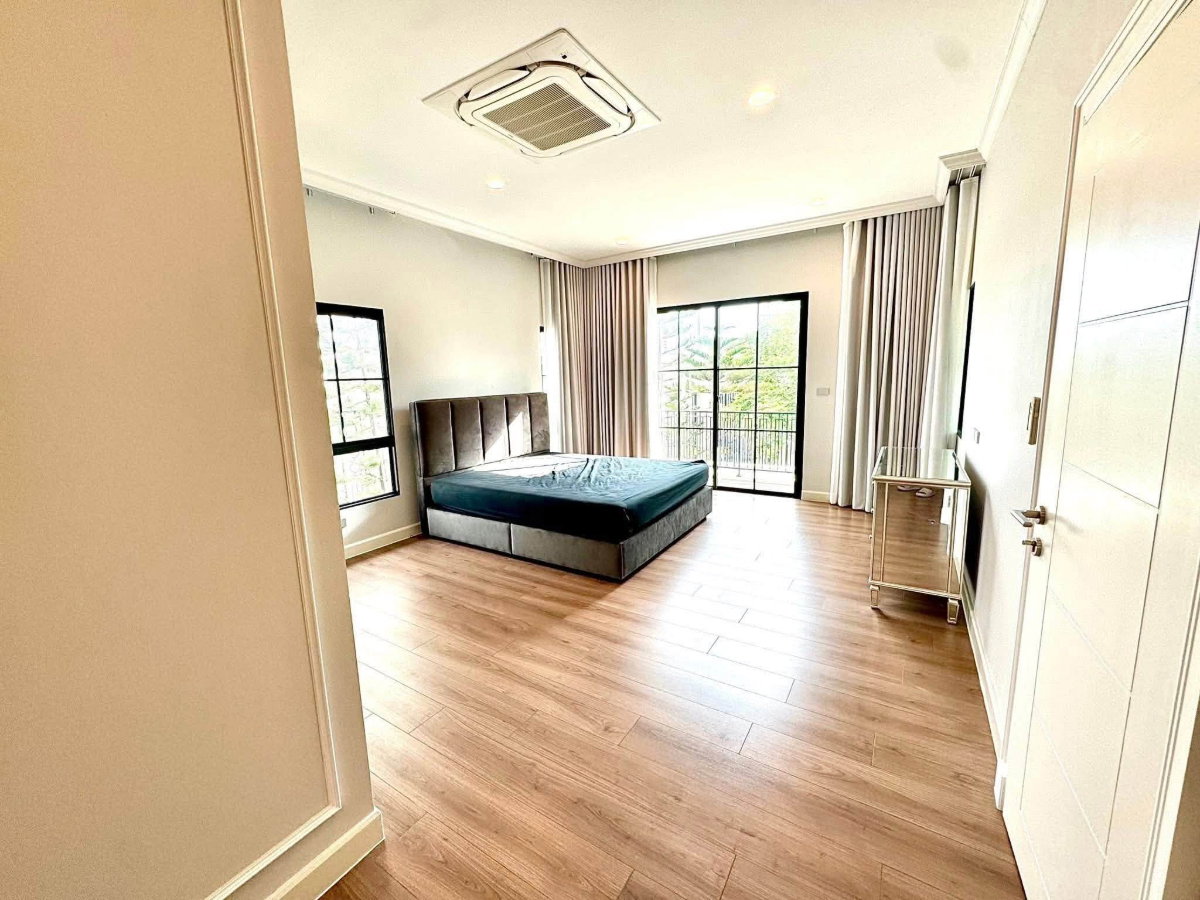 รูป 🏡✨ ให้เช่าบ้านเดี่ยวหรู เศรษฐสิริ บางนา–สุวรรณภูมิ | โครงการคุณภาพจากแสนสิริ พร้อม Solar Cell และ EV Charger เฟอร์นิเจอร์ครบ พร้อมเข้าอยู่ - รูปที่ 6/12