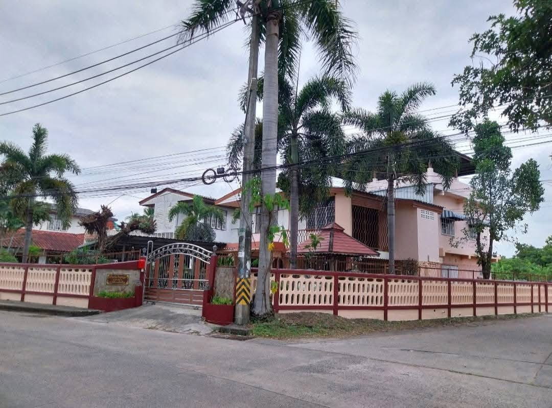 รูป 🏡 ขายบ้านหลังใหญ่ ทำเลดี กลางใจเมืองศรีสะเกษ 🏡 - รูปที่ 2/12