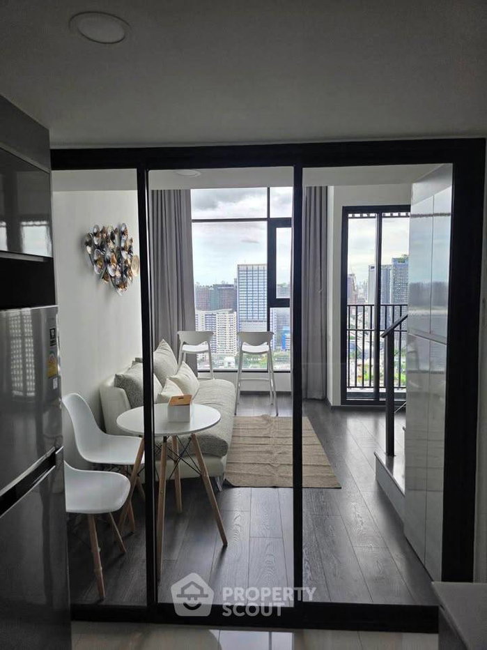 picture 1-BR Condo at Knightsbridge Space Ratchayothin near BTS Ratchayothin (ID 2938191) - 2/9