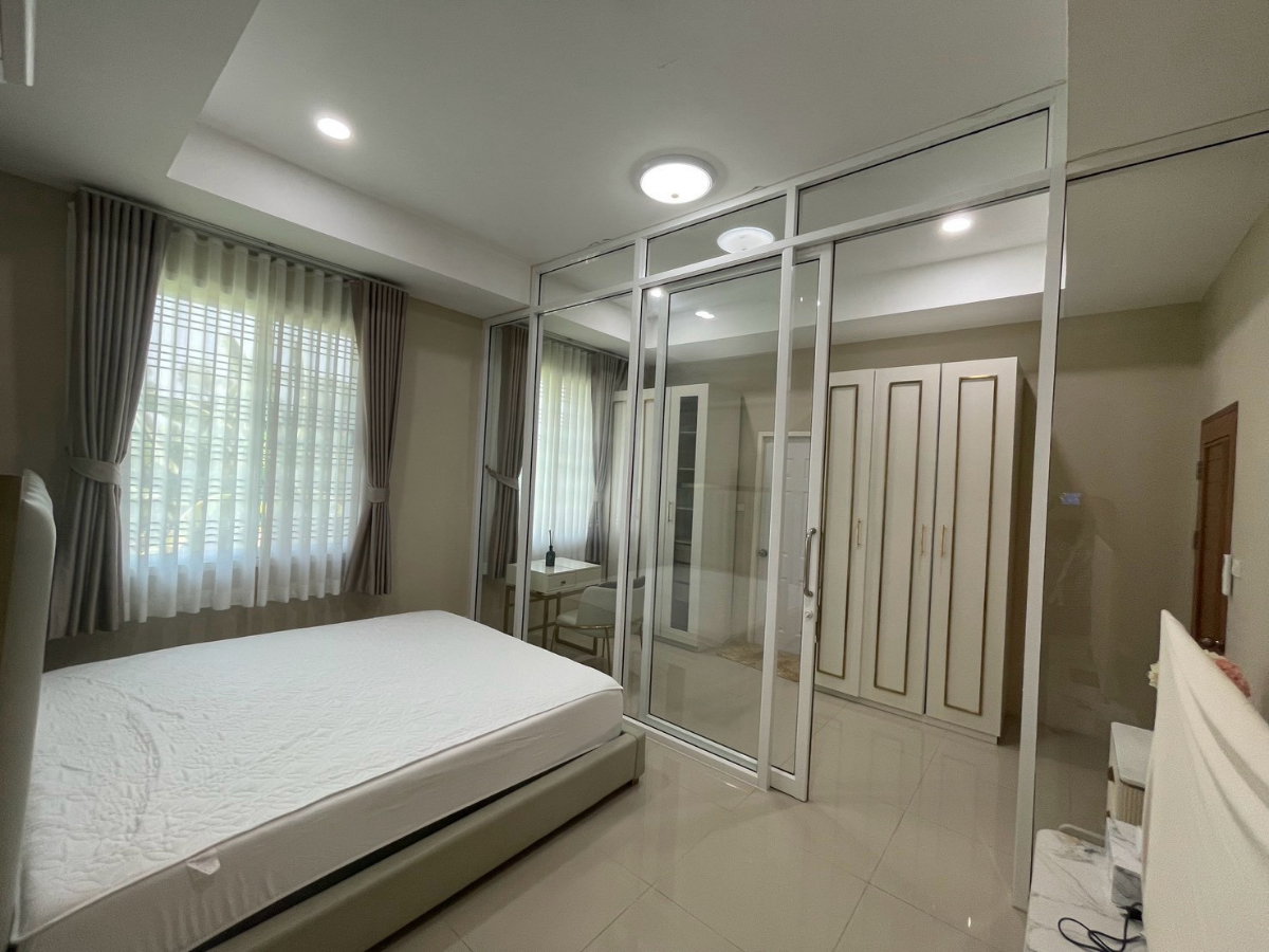 รูป ให้เช่า Luxury Private Pool Villa ออเงิน–รามอินทรา | ที่ดิน 1 ไร่ | 5 ห้องนอน 6 ห้องน้ำ | สระว่ายน้ำส่วนตัว | พร้อมเข้าอยู่ - รูปที่ 26/30
