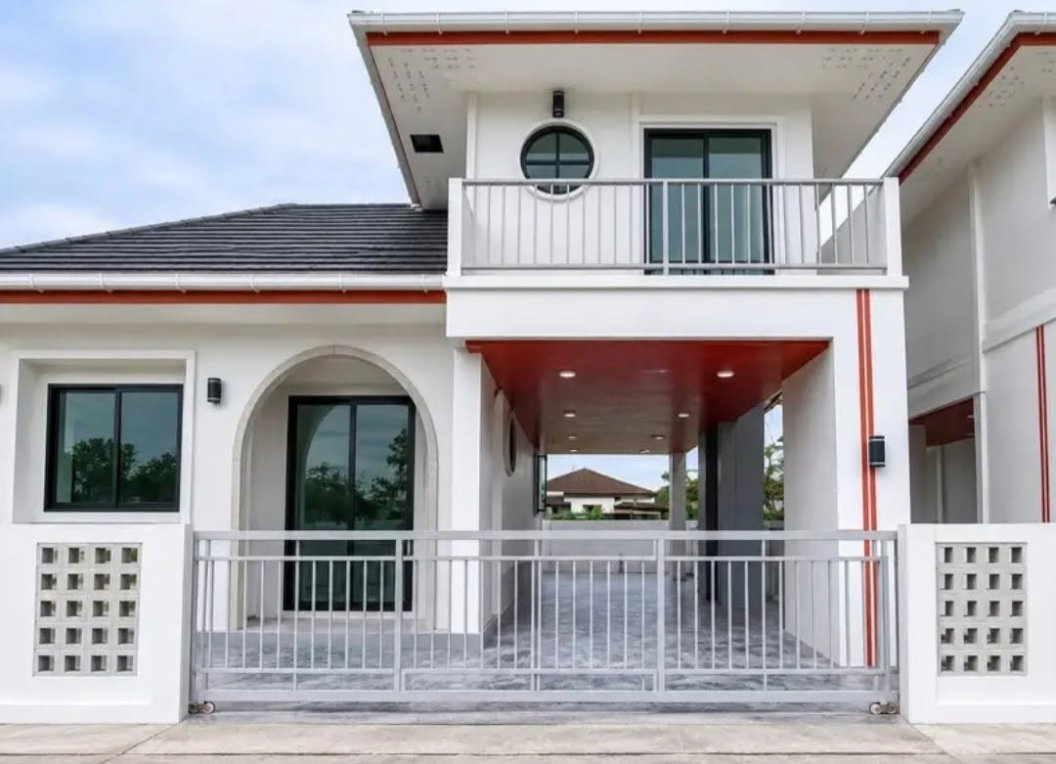รูป บ้านสร้างใหม่ 2ชั้น  โชตนาช้างเผือก  ตรงข้ามสนามกอล์ฟลานนา - รูปที่ 2/12