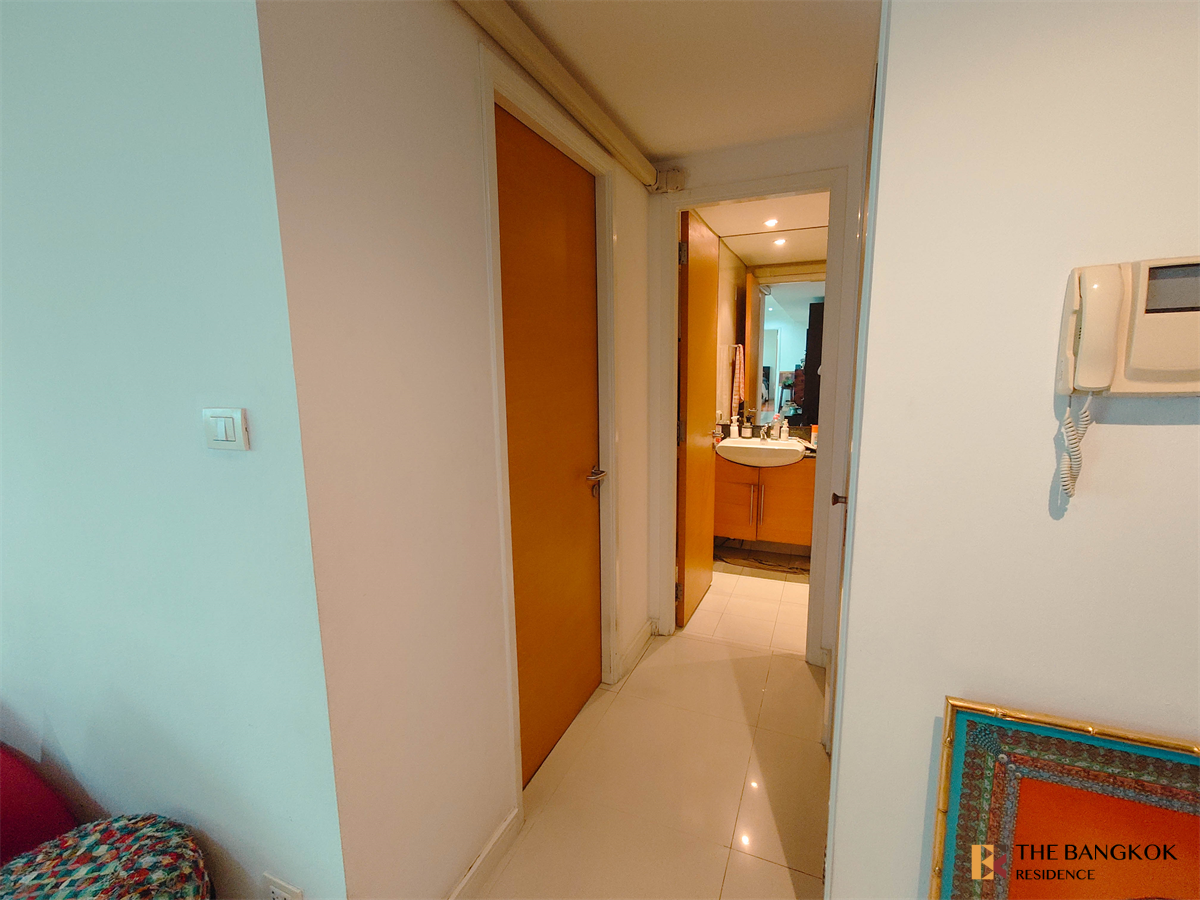 picture Fullerton Luxury Condo at Special Price near BTS Ekkamai - 4/10