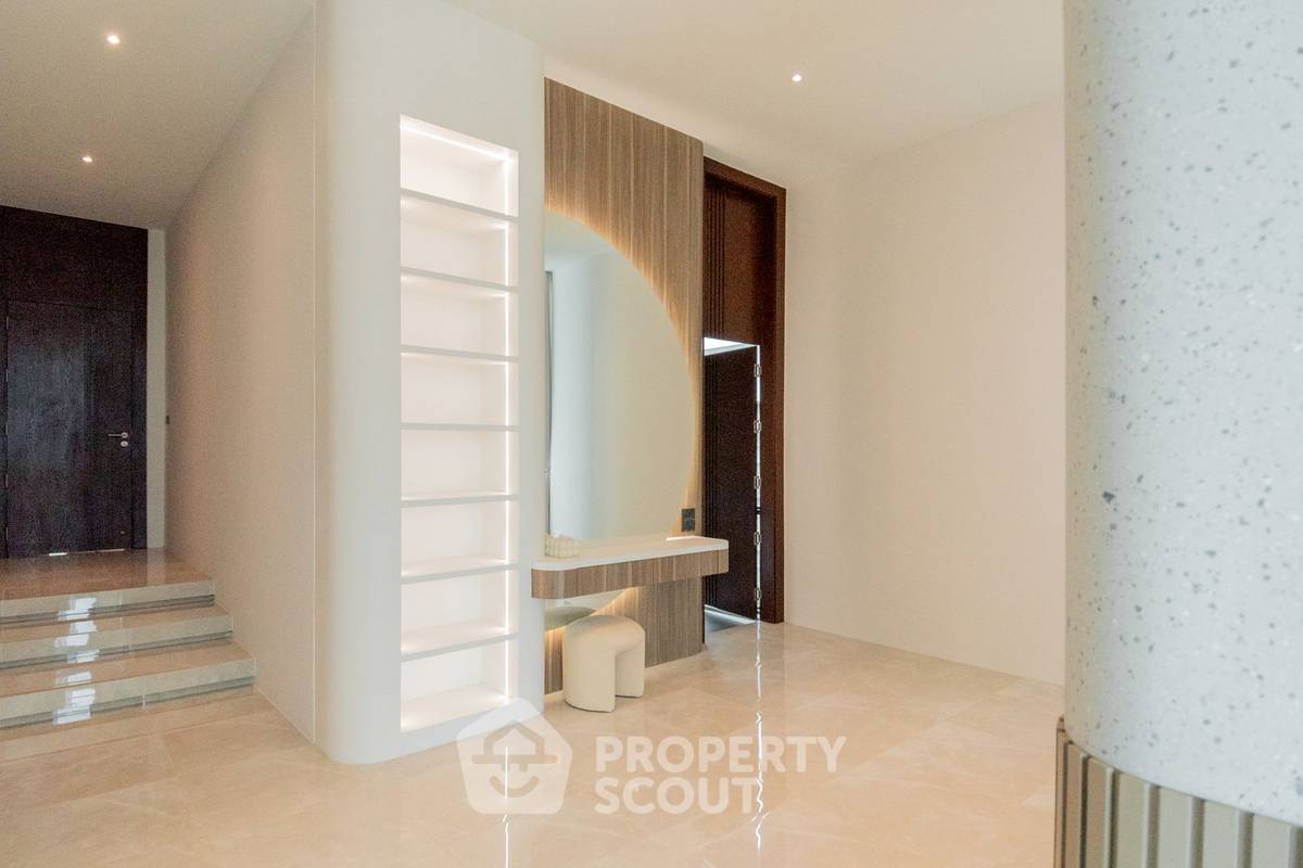 picture 6-BR Villa close to Pattaya (ID 2327174) - 15/17