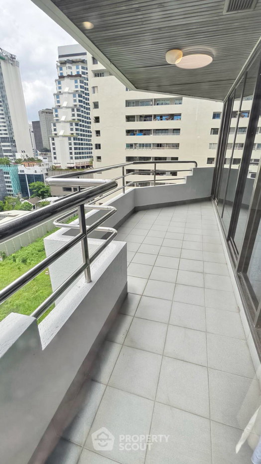 picture 2-BR Condo At Lake Avenue Sukhumvit 16 Near BTS Asoke (ID 3456826) - 12/13