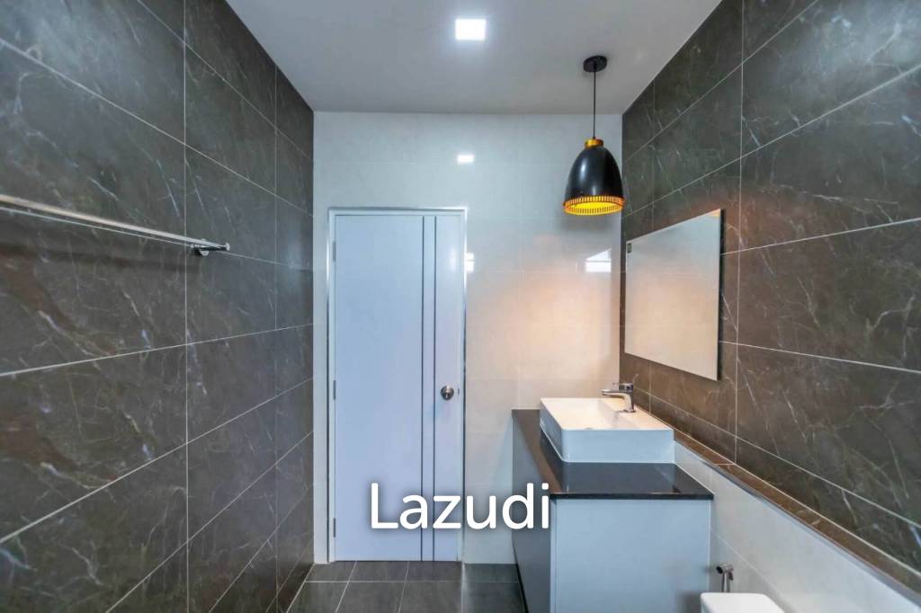 picture Fully Renovated Modern Luxury 3-Bed House in Nidacha Village - 23/30