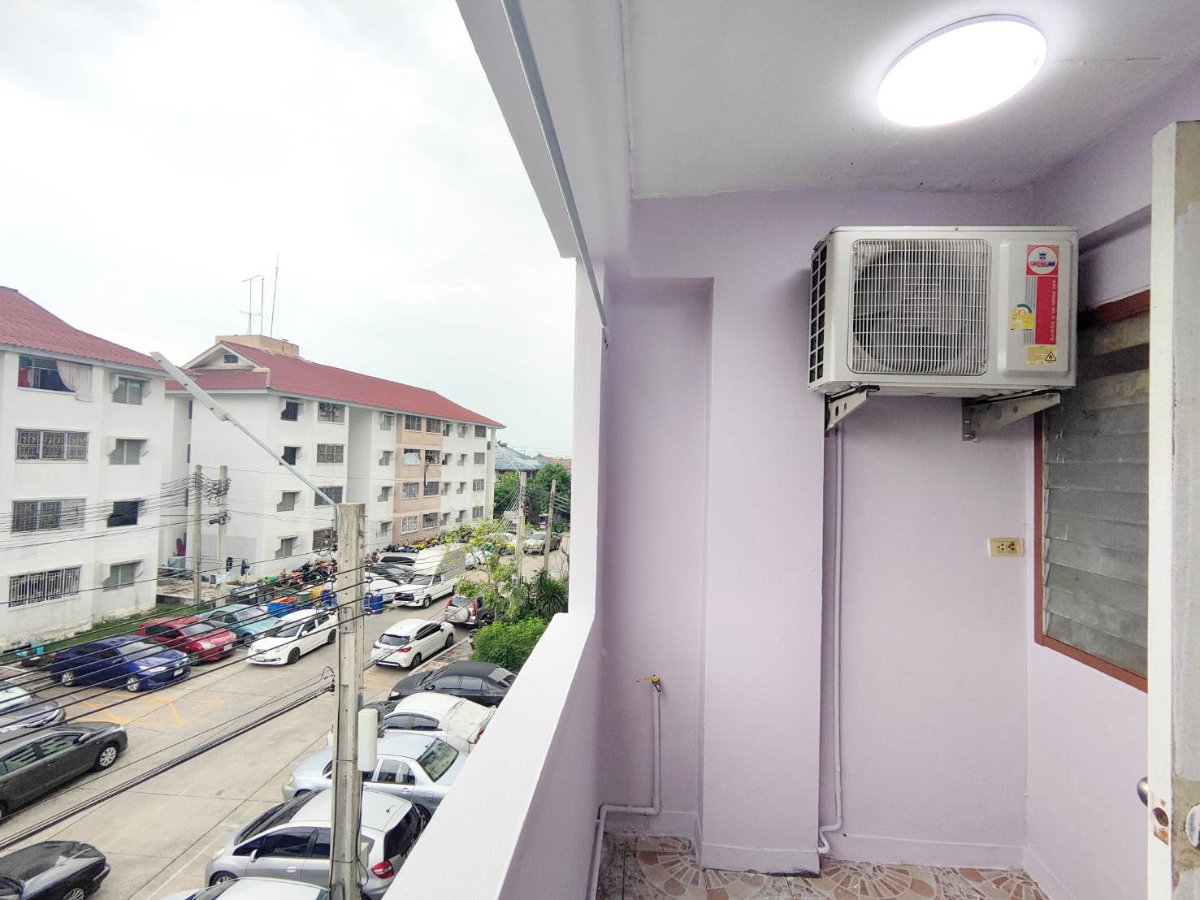 รูป ว่างให้เช่า 3,800 บาท บ้านเอื้ออาทร บางขุนเทียน 2 (ซ.อนามัยงานเจริญ 31) มีแอร์ อาคาร 36 ชั้น 3 ห้องมุม เพิ่งทาสีห้องใหม่ - รูปที่ 12/13