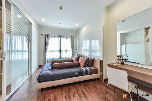 Q House Condo Sathorn Location Near Employment, Surrounded by Lifestyles near BTS Krung Thonburi