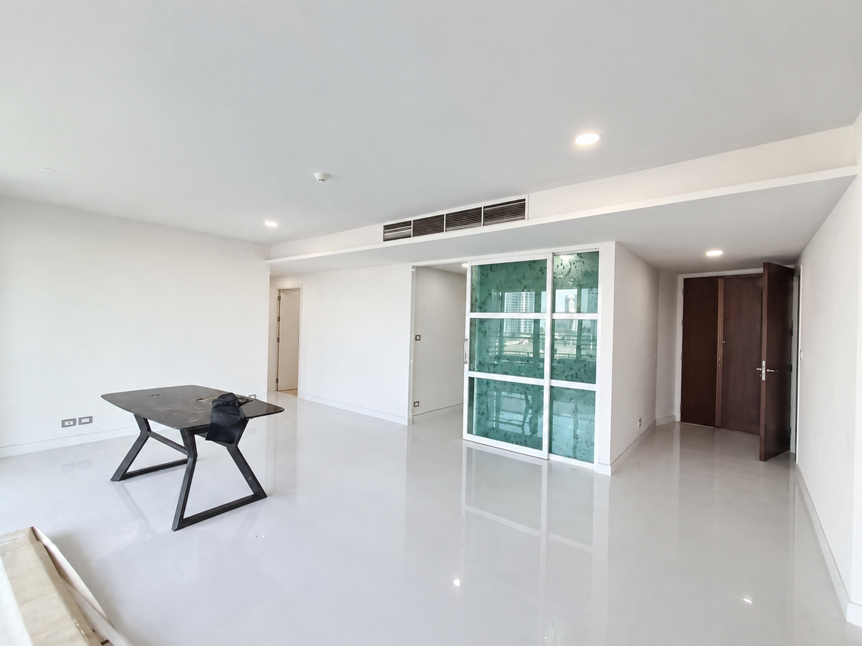 picture Watermark Chaophraya River, 3 Bedrooms – BTS Krung Thon Buri, for sale - 5/10