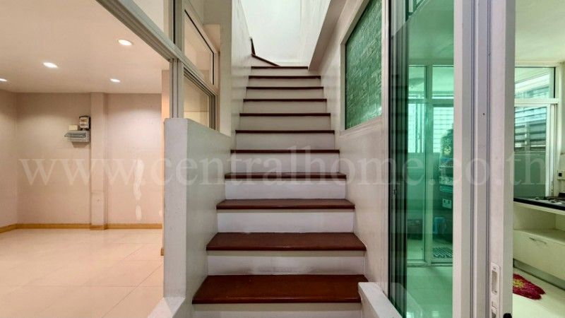 รูป ทาวน์โฮม 3.5 ชั้น เดอะ รูฟ แจ้งวัฒนะ - รูปที่ 10/23