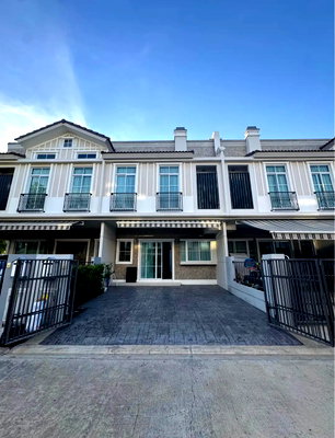 Townhouses for rent : 35,000 baht/month 3/3 bed Indy4 km.7 Bangna km