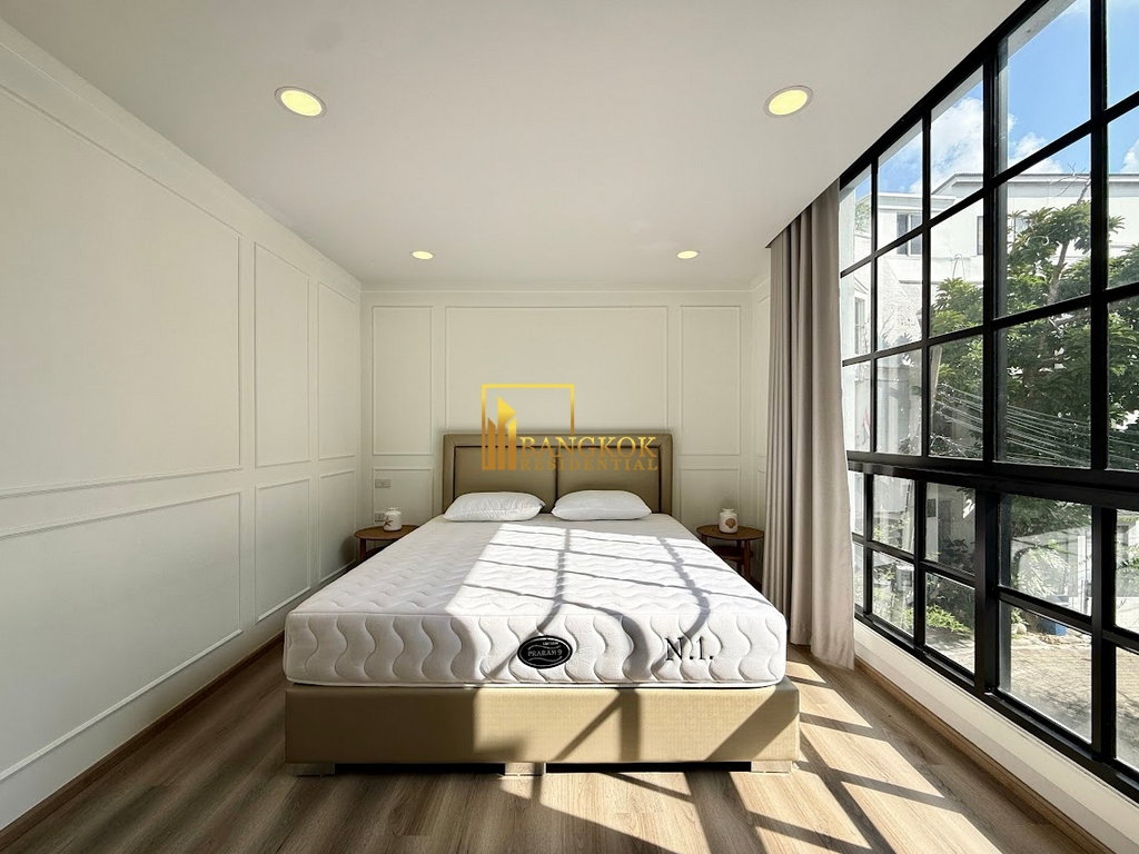 รูป Modern 4 Bedroom Townhouse For Rent in Ekkamai Area - BR49107TH - รูปที่ 15/45