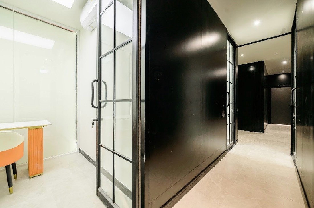 picture LTH16348 – Office Space for Rent | Chamnan Phenjati Business Center | 403 Sq.m. | 120K/Month - 3/5