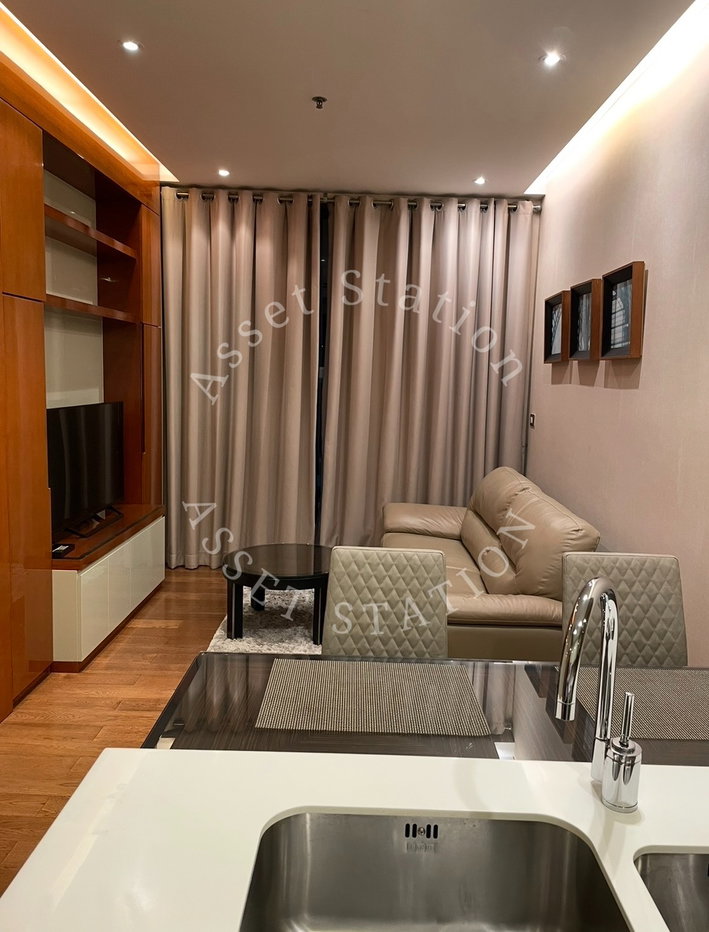 picture The Address Sukhumvit 28 | ð
Near BTS Phrom Phong Station and Miracle Mall - 2/8