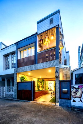 Townhouses for rent Rajamangala University of Technology Lanna (Jedyod) : For Rent Pool Villa Near Tonpayom Market amd Nimman 800 M
