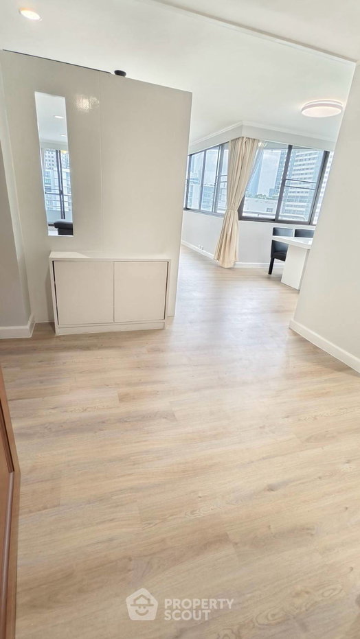 picture 2-BR Condo At Lake Avenue Sukhumvit 16 Near BTS Asoke (ID 3456826) - 11/13