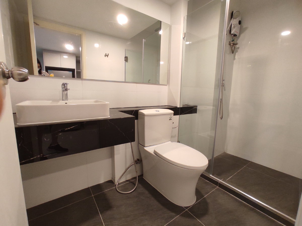 picture Condo for RENT : Knightsbridge Space Rama 9 𝐒𝐢𝐳𝐞 : 39 sqm. Duplex 1 Bed 1 Bath / City View 𝐅𝐥𝐨𝐨𝐫 : 22nd ✅Fully furnished - 20/20