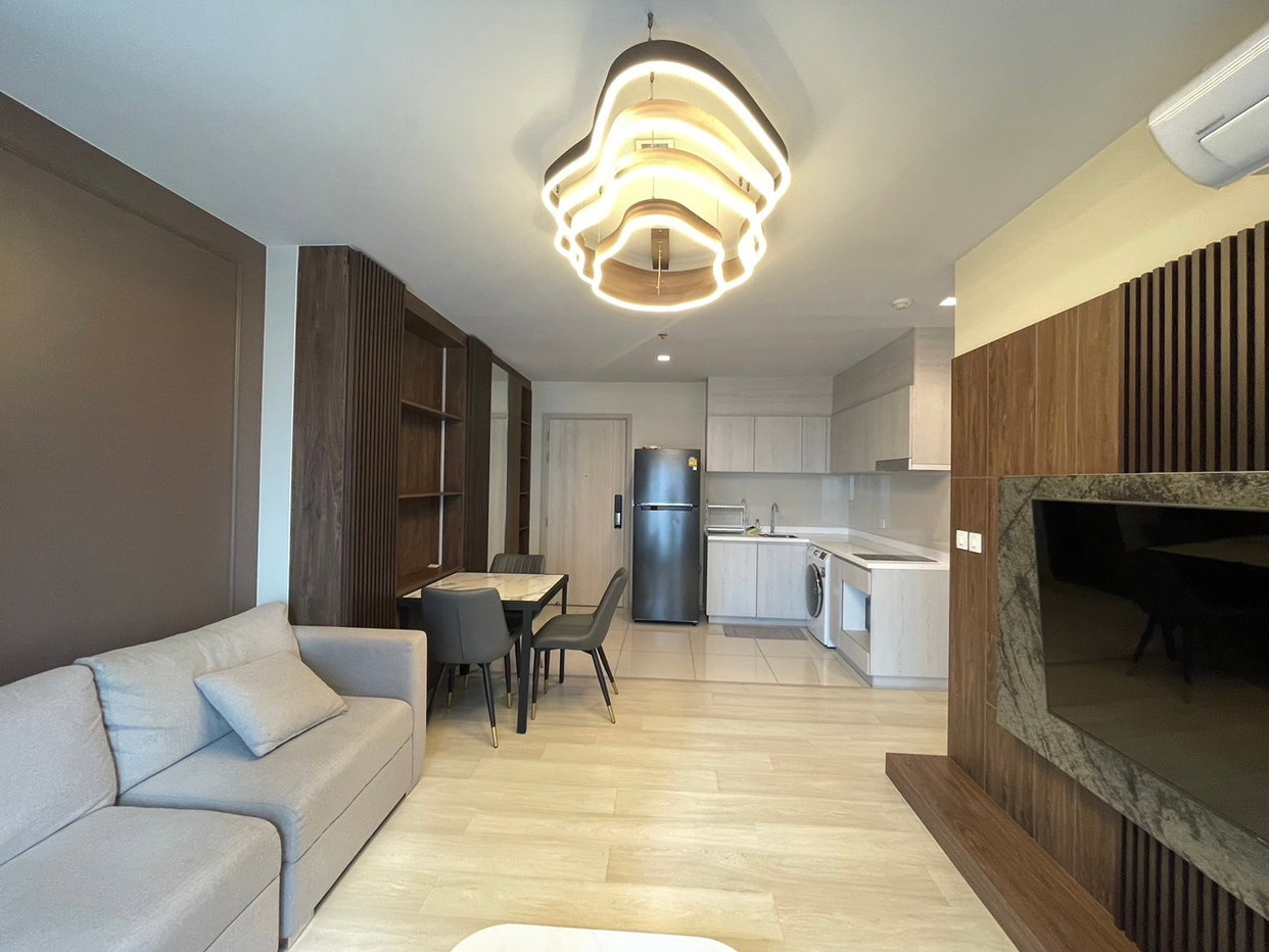 picture Life One Wireless: Luxury 2-Bed Condo for Rent Near BTS Phloen Chit 🔑✨ - 2/9
