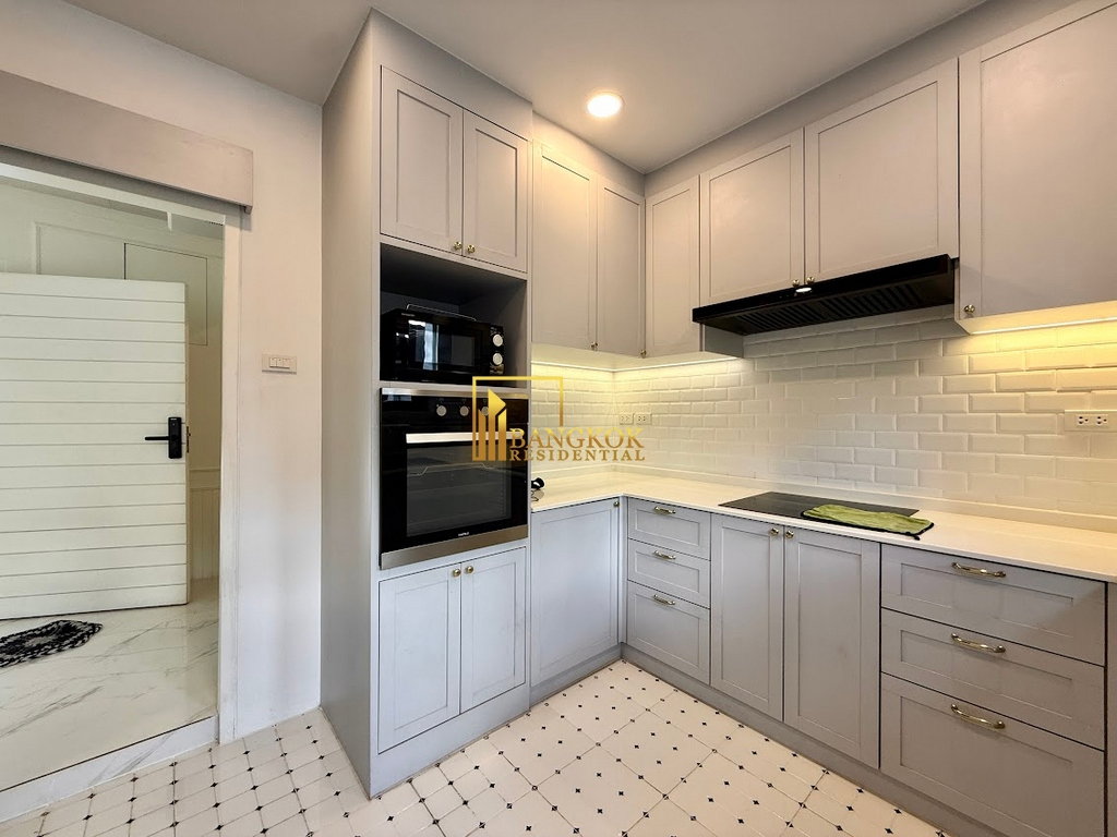 รูป Modern 4 Bedroom Townhouse For Rent in Ekkamai Area - BR49107TH - รูปที่ 9/45