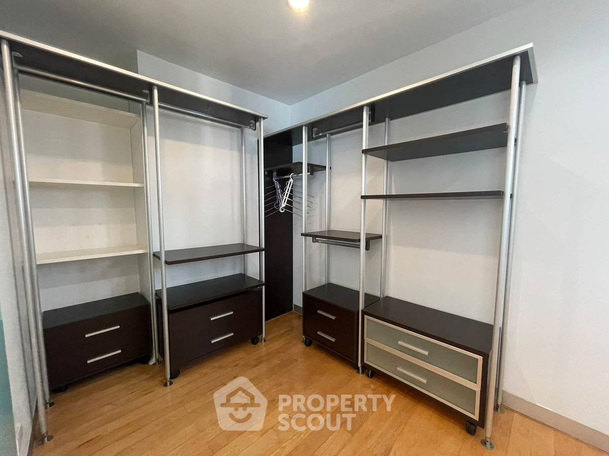 picture 3-BR Condo at Sathorn Gardens near MRT Si Lom (ID 3368738) - 7/20