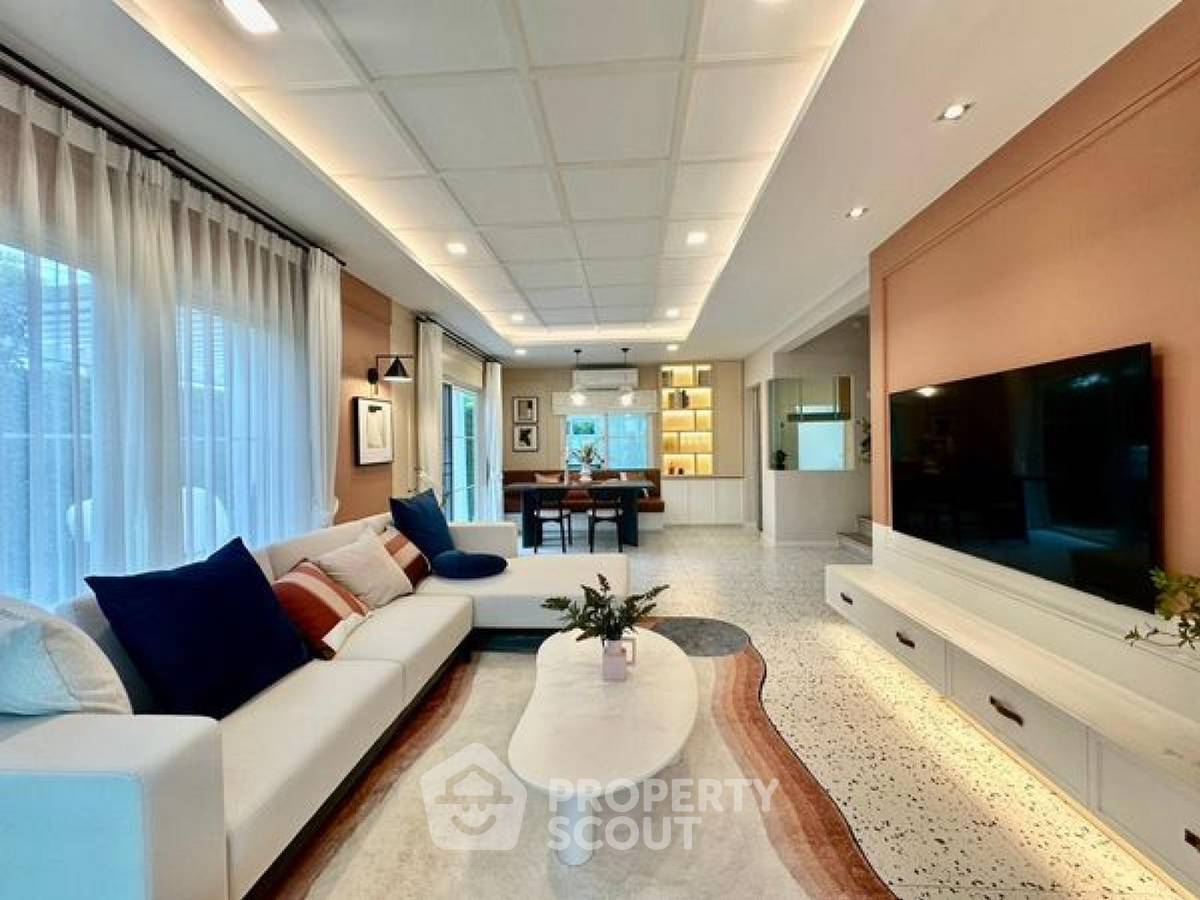 picture 4-BR House At Villaggio 2 Srinakarin - Bangna, Bang Kaeo (ID 3462313) - 2/6