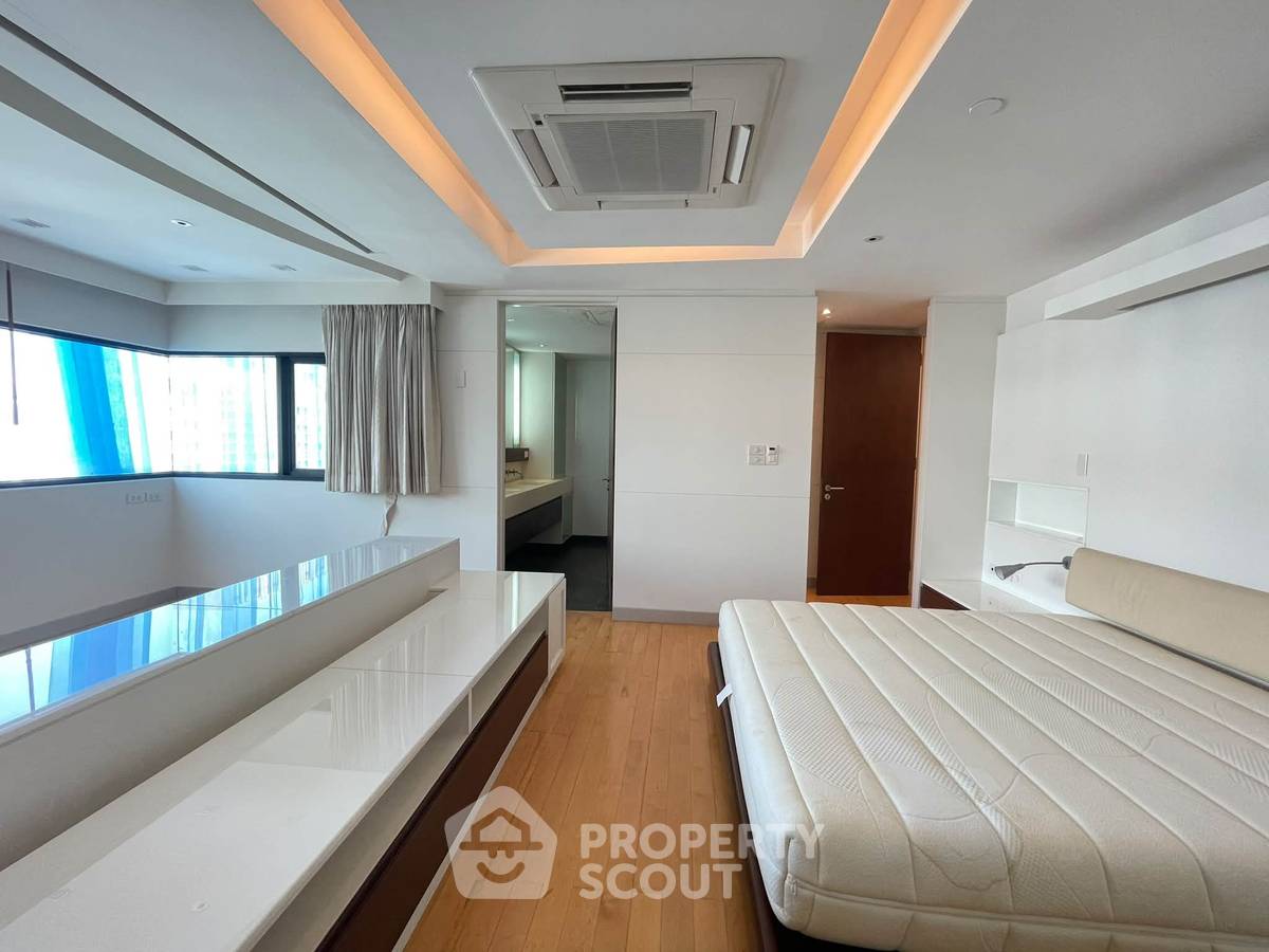 picture 3-BR Condo at Sathorn Gardens near MRT Si Lom (ID 3368738) - 6/20