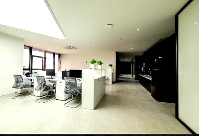 Office for rent Petchburi Road Bangkok : LTH16348 – Office Space for Rent | Chamnan Phenjati Business Center | 403 Sq.m. | 120K/Month