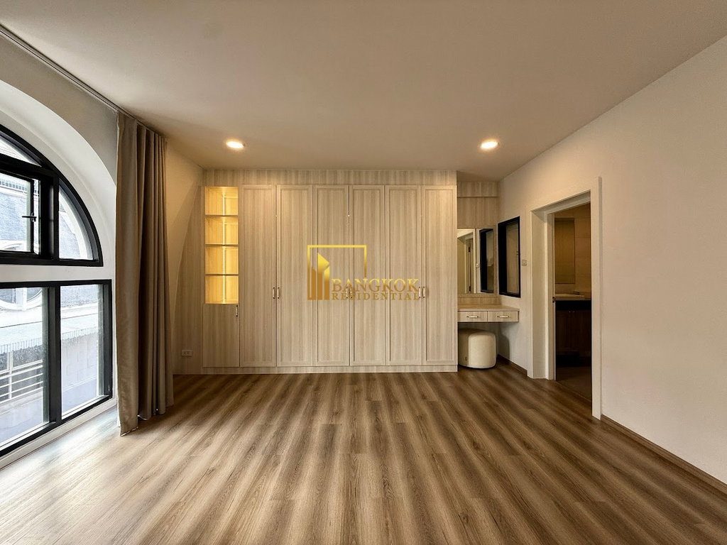 รูป Modern 4 Bedroom Townhouse For Rent in Ekkamai Area - BR49107TH - รูปที่ 29/45