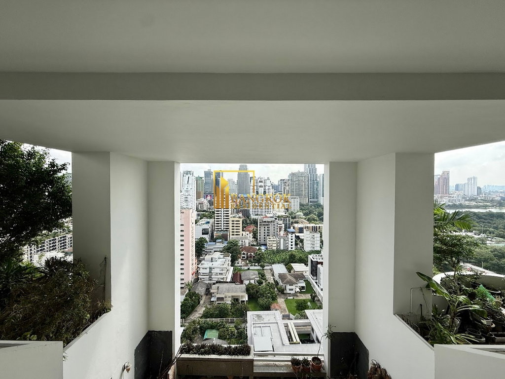 รูป Crystal Garden - Superb 3 Bedroom Condo in Popular Project - BR16401CD - รูปที่ 4/33