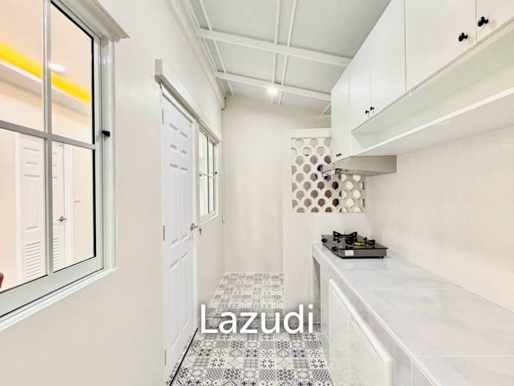 picture Fully Renovated Luxury 3-Bed House at Pruksa Boonsampan - 18/19