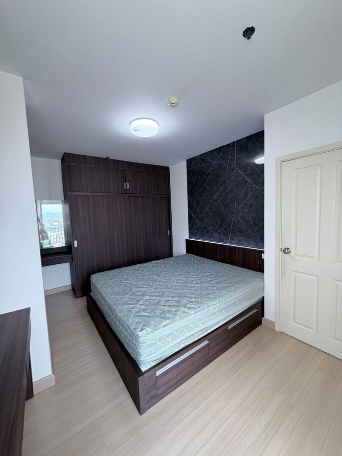 picture Please add Line only // 💞 The owner lives there himself.  corner room, pool view. - 6/9
