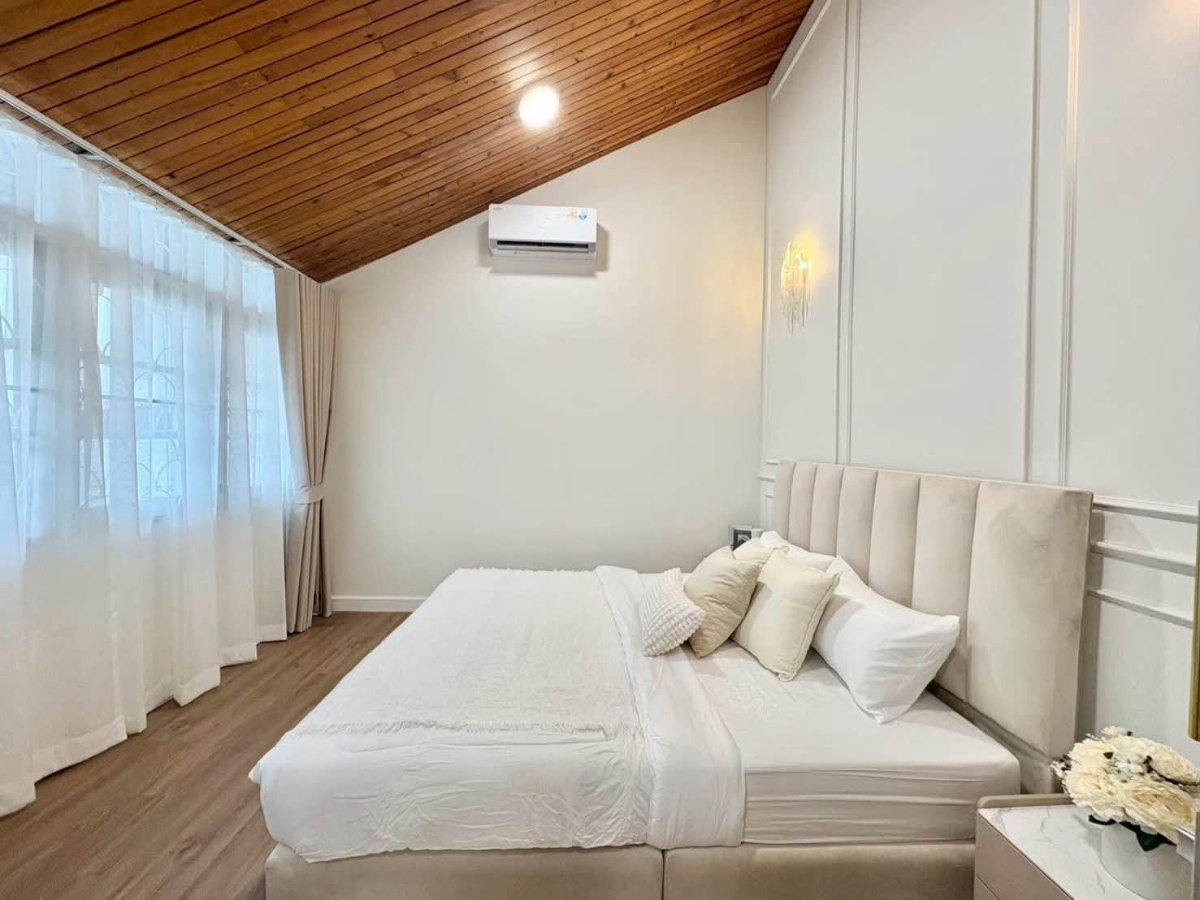 รูป ให้เช่า    บ้านหรูพร้อมสระว่ายน้ำ Luxury Pool Villa for Rent📍 Ratchada __ ☘️ 5 ห้องนอน ☘️  (80 ตร.วา)   - รูปที่ 11/18