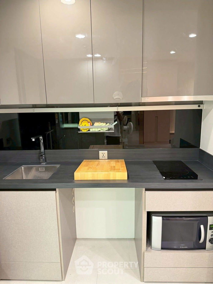 picture 1-BR 50 Sqm On 9th Floor At Oka Haus Sukhumvit 36 near BTS Thong Lor (ID 2615108) - 10/19
