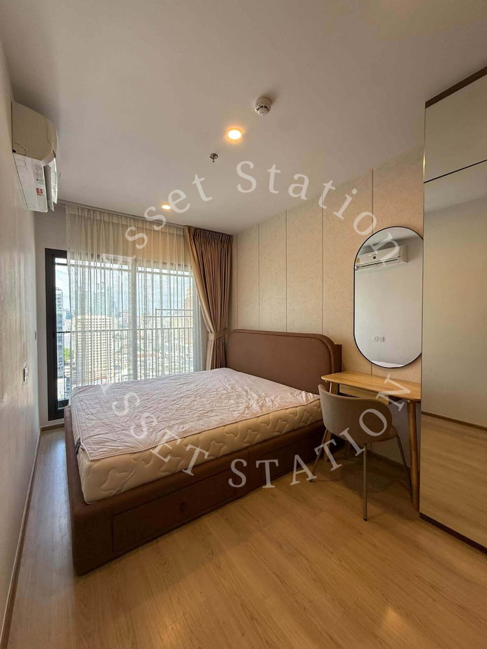 picture Life Rama 4 - Asoke |ð
Near MRT Queen Sirikit National Convention Centre - 4/9