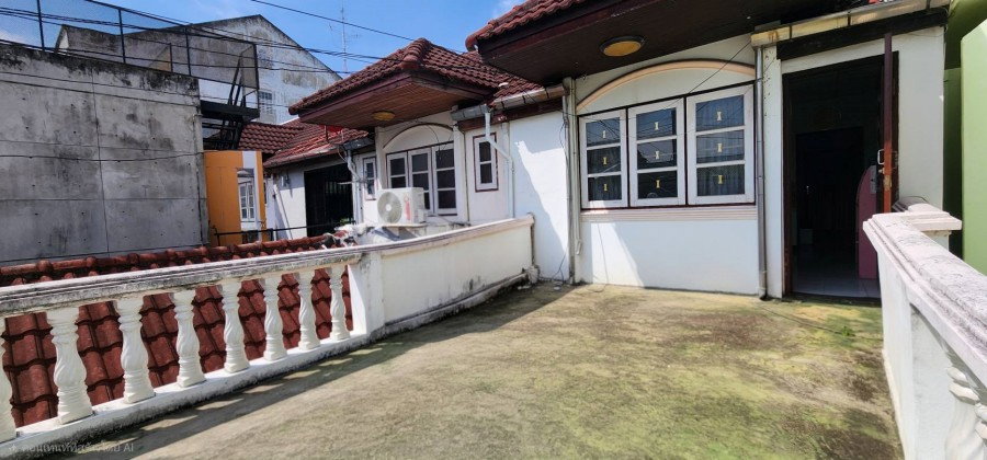 รูป 69080398 : ขายทาวเฮ้าส์ 2 ชั้น หลังริม ต่อเติมระเบียงด้านหน้า บนที่ดินขนาด 21.1 ตร.ว. ซอยพหลโยธิน 64 คูคต ปทุมธานี บ้านดี ราคาถูก - รูปที่ 16/17