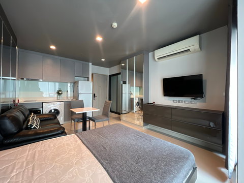 Urgent For Rent Condo Rhythm Sukhumvit 36-38 Ready to move in 