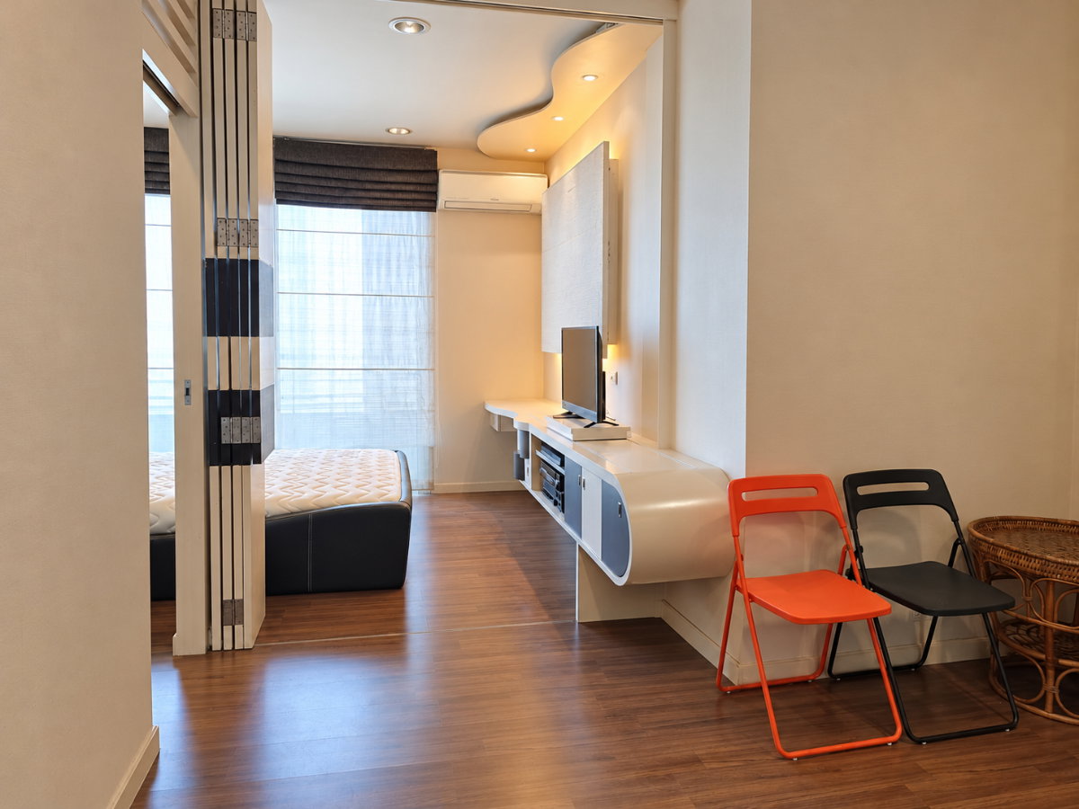 picture 33.46 SQM Studio Near BTS Charoen Nakhon & ICONSIAM | Great Value Condo - U6654177 - 2/13
