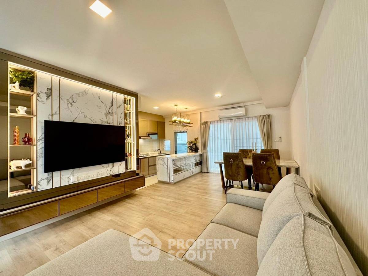 picture 3-BR Townhouse in Dokmai (ID 3458102) - 1/7